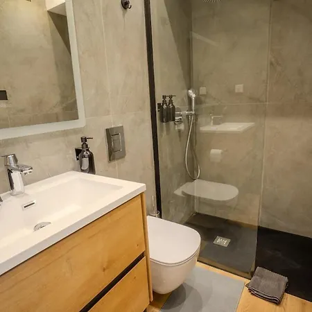Apartman New And Cosy 1 Bdr Near Old Town And *